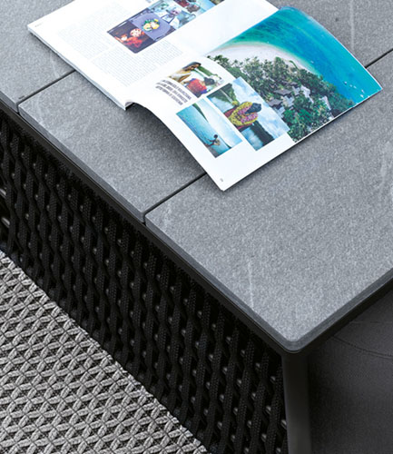 Фото 2 - Уличный журнальный столик Oasi квадратный с черным шнуром 